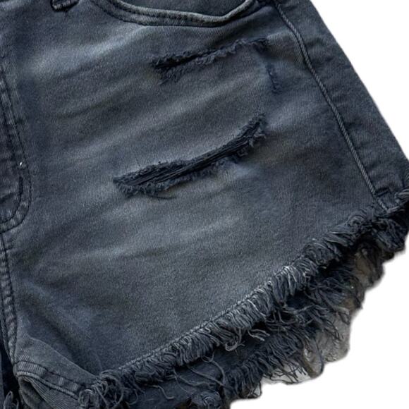 NWT Fashion Denim Nova Black Out High Rise Stretch Distressed Shorts Size 3 - Picture 5 of 7